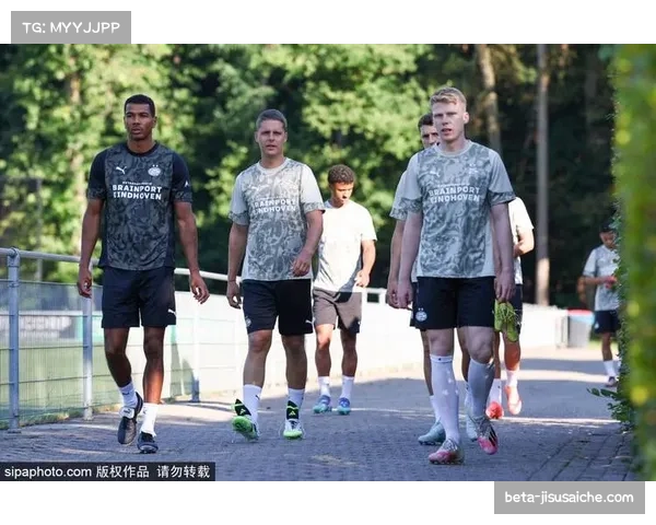 埃因霍温反击速度冠绝荷甲 场均2.8球展现恐怖进攻效率